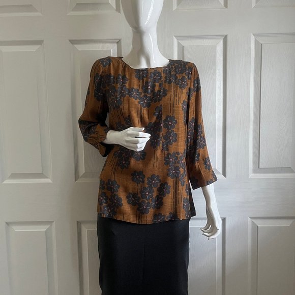 White Stuff - blouse with flowers details - like new - never worn - Picture 9 of 11